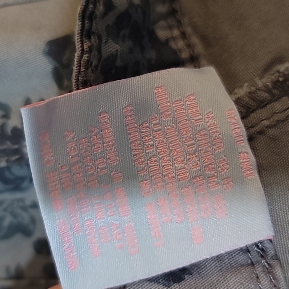 FREE with Purchase BUBBLEGUM Floral Print Skinny Jeans - Picture 7 of 7